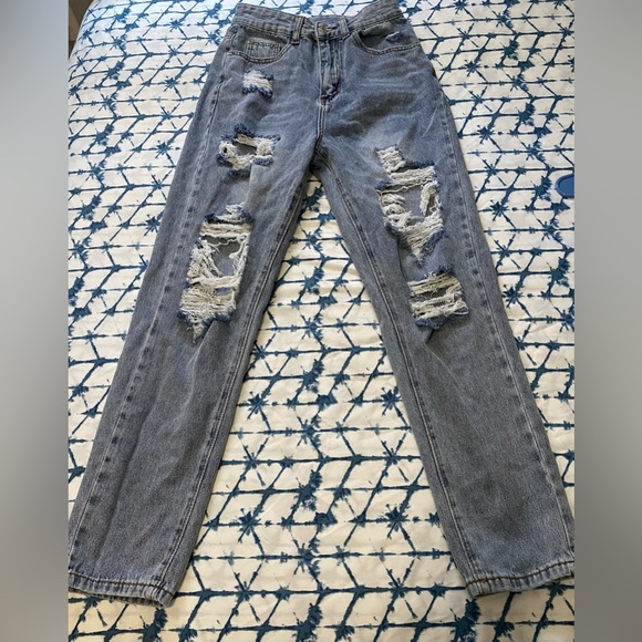 SHEIN ripped jeans - Picture 1 of 3